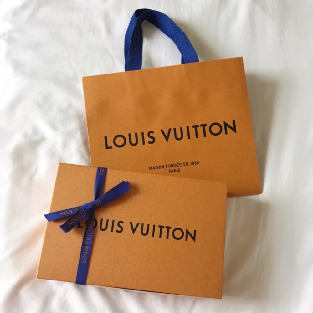 Authentic Louis Vuitton Gift box & Shopping bag ❤️